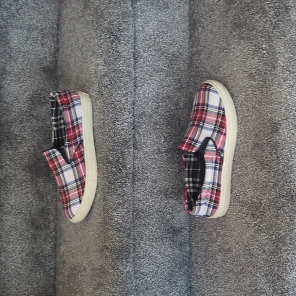 Steve Madden plaid shoes